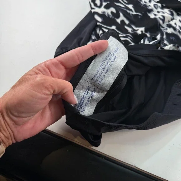 Magicsuit Leopard Print One Piece Swimsuit Black White Size 8 New With Tags - Picture 10 of 10